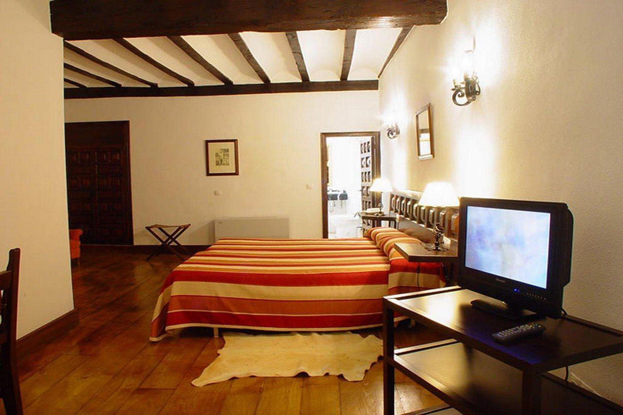 Hotel Nuevo Arlanza 코바루비아스 외부 사진