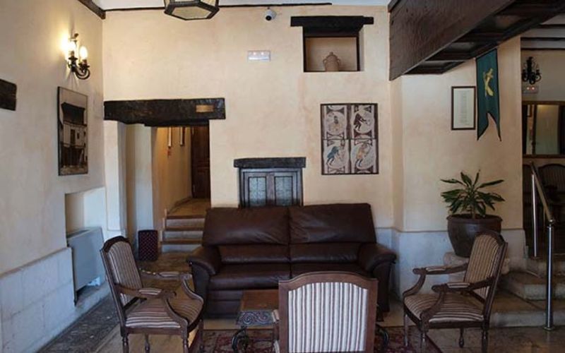 Hotel Nuevo Arlanza 코바루비아스 외부 사진