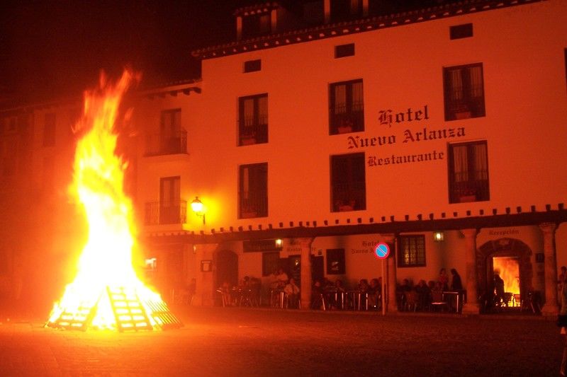 Hotel Nuevo Arlanza 코바루비아스 외부 사진