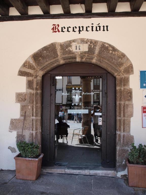 Hotel Nuevo Arlanza 코바루비아스 외부 사진