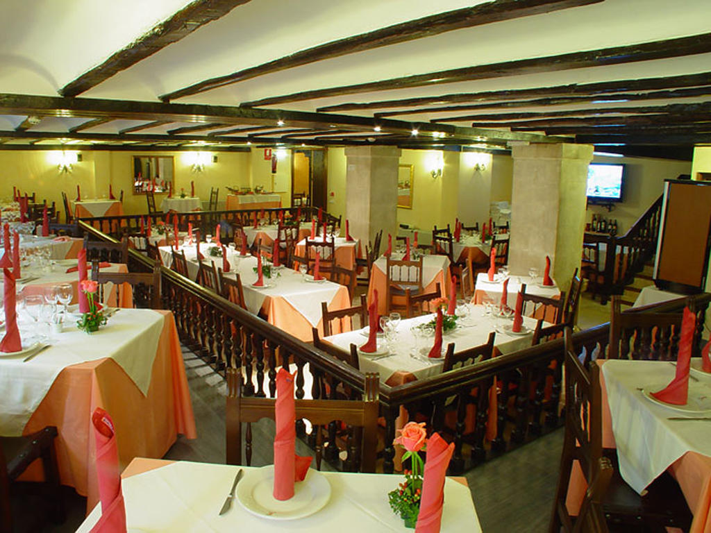 Hotel Nuevo Arlanza 코바루비아스 외부 사진