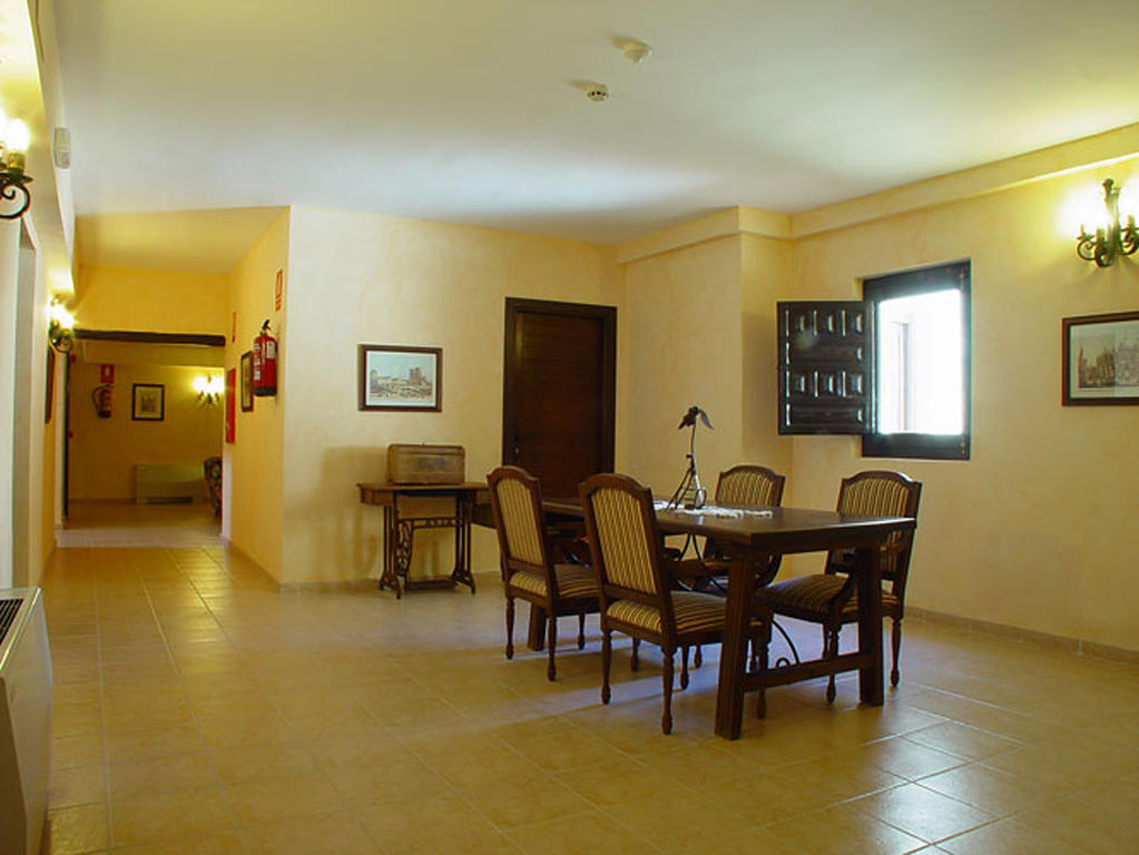 Hotel Nuevo Arlanza 코바루비아스 외부 사진
