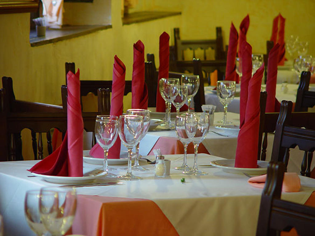 Hotel Nuevo Arlanza 코바루비아스 외부 사진