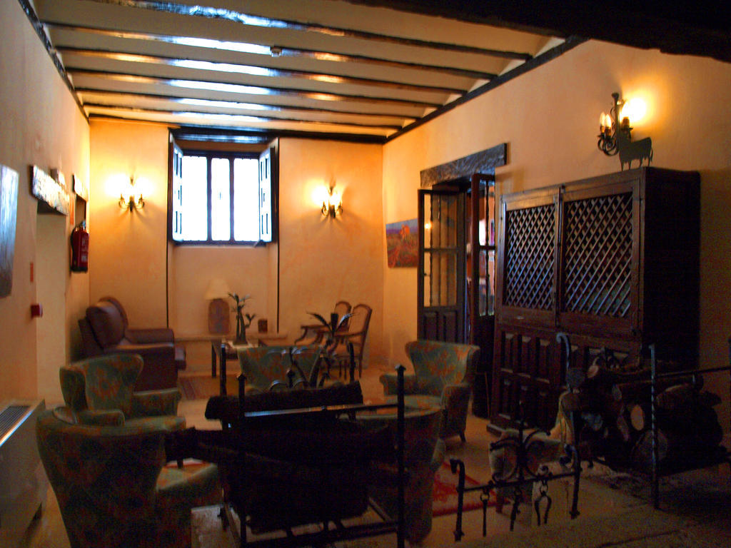 Hotel Nuevo Arlanza 코바루비아스 외부 사진